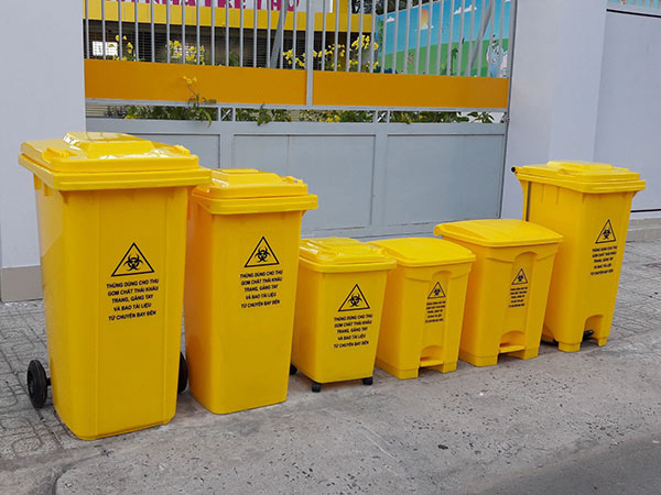 Thùng chứa rác y tế có bánh xe