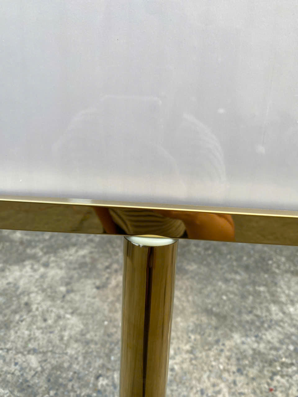 Bảng chỉ dẫn inox vàng