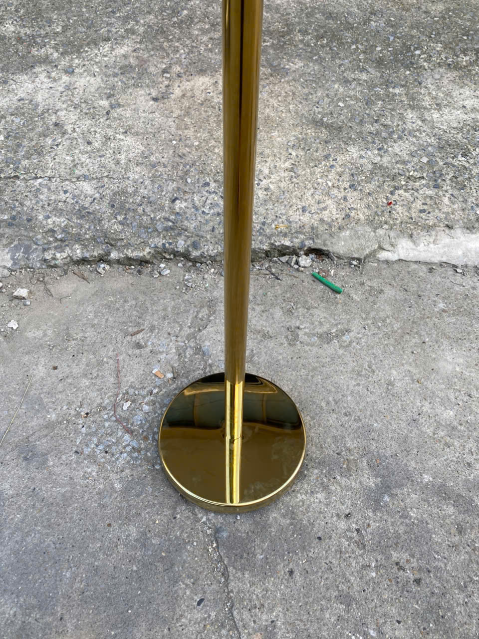 Bảng chỉ dẫn inox vàng